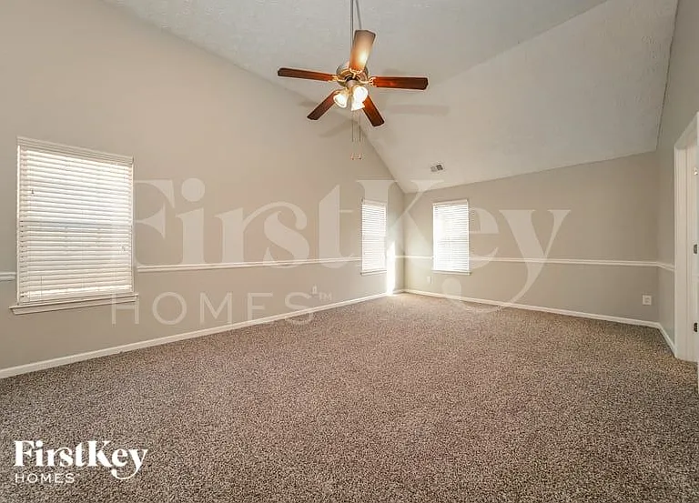 6496 Snowden Dr — Photo 10