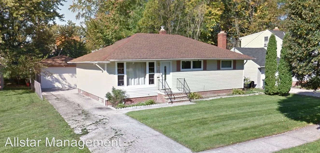 57 Cresswell Ave photo 1