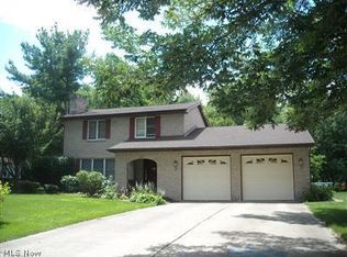 241 N Colonial Dr, Cortland, OH