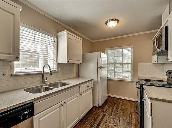 5th image of 2822 Robin Hill Ln
