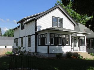 403 S 6th Ave, West Bend, WI 53095