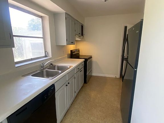 4th image of 1029 Gerona Ave