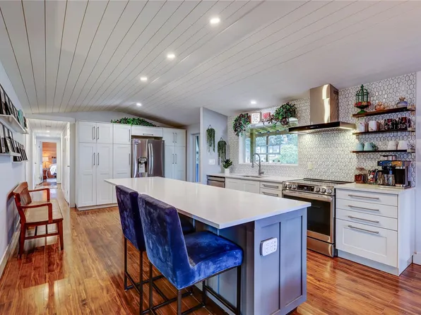 2339 Gould Rd E, Nanaimo, BC V9X 1K1