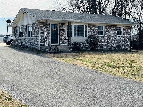 3rd image of 402 Mulberry Ct