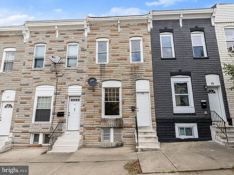 N Clinton St — Photo 12