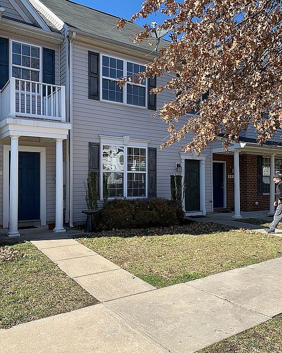 1st image of 503 Leontyne Pl