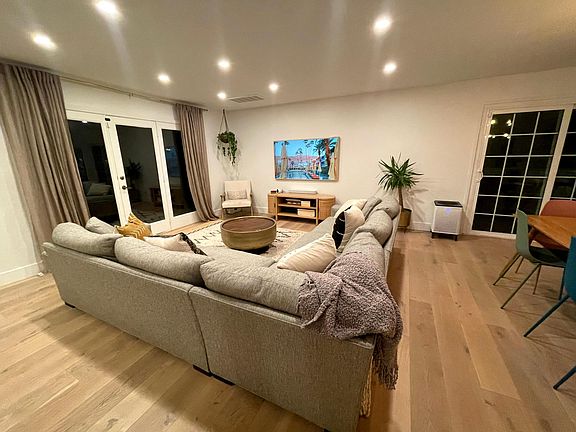 5th image of 431 Casa View Dr