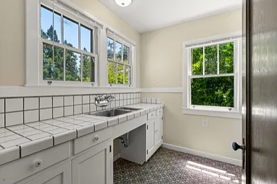 733 Chester Way — Photo 32