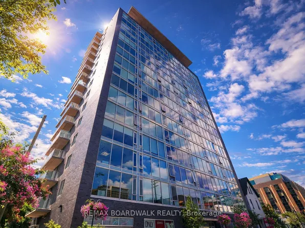 300 Lisgar St #506, Ottawa, ON K2P 0E2