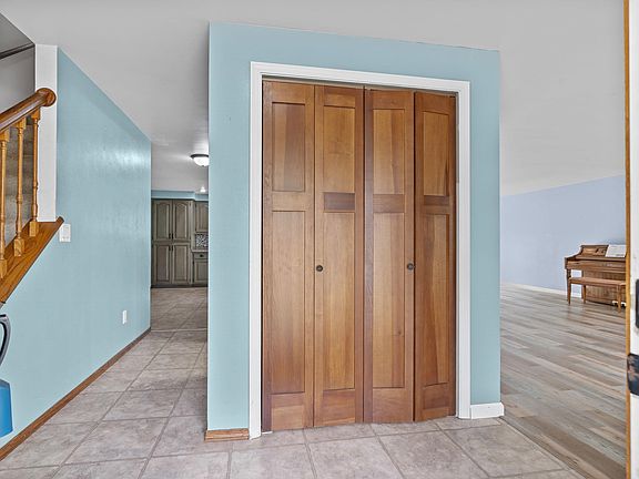 4th image of 2153 Balsam Way