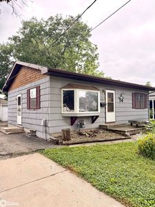 921 8th St SE, Mason City, IA, 50401