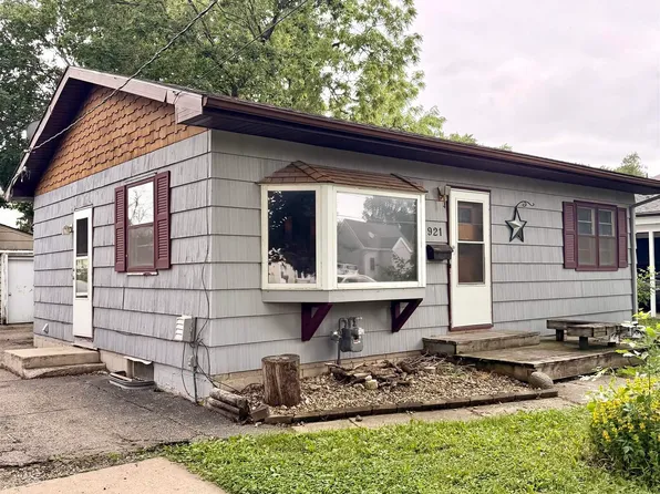 921 8th St SE, Mason City, IA 50401