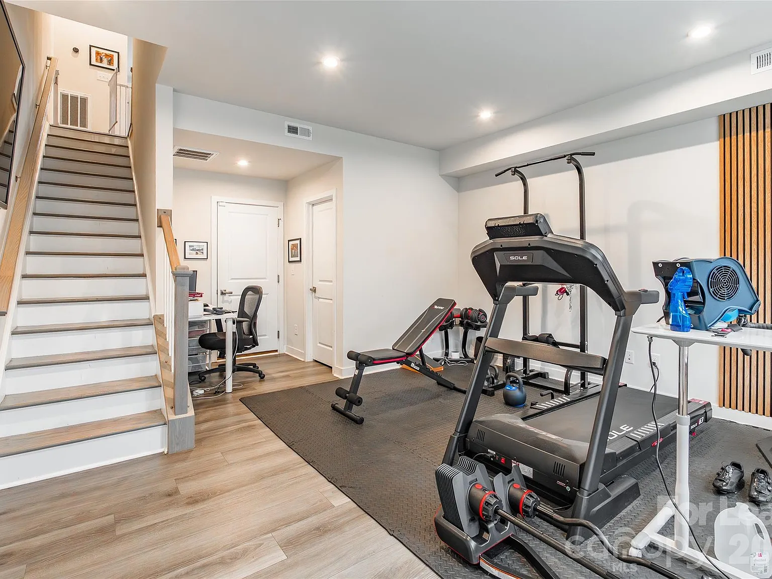 4 bed, 3.5 bath, 1869 sqft, $2,750 — Photo 3