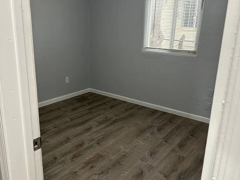 328 Rhode Island St NE — Photo 15