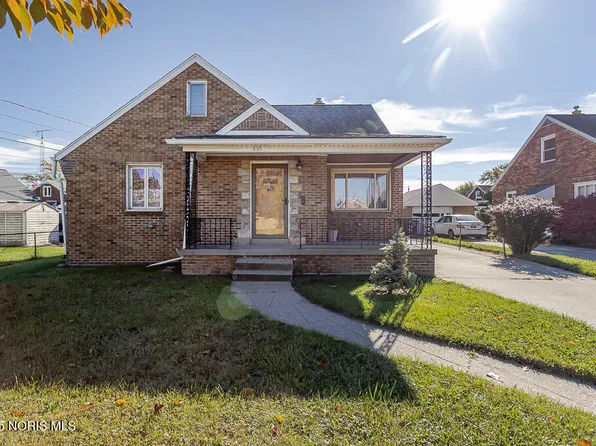 330 Mont Royal Dr, Toledo, OH 43608