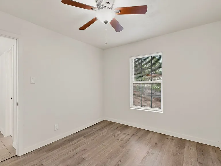 1846 Henry Cir SW — Photo 40