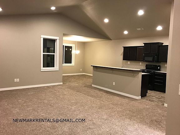 KITCHEN GREAT ROOM