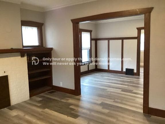 5th image of 2513 N Wisconsin Ave