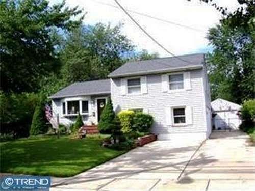 2nd image of 132 E Main St