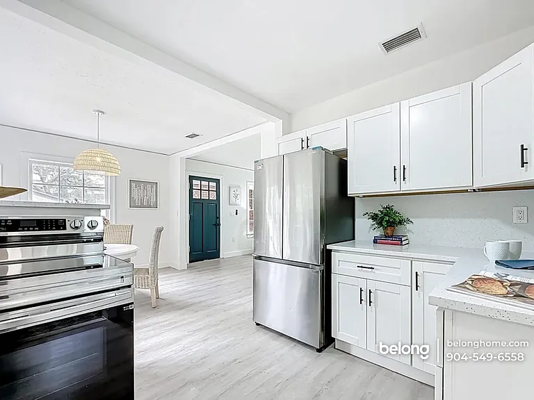 2057 Southampton Rd — Photo 15