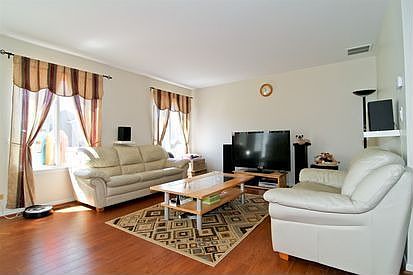 5th image of 837 Tallgrass Dr