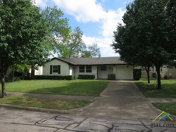 3rd image of 2940 Windmill Ln