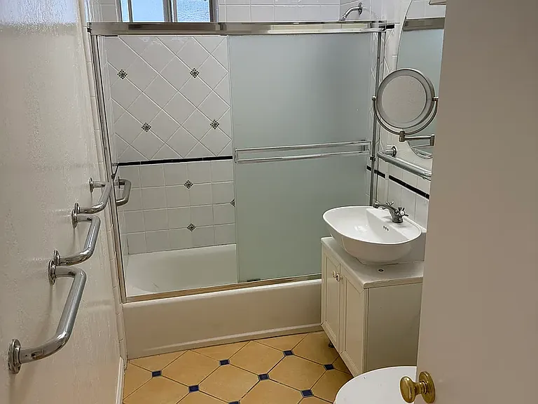 2351 Carmel Dr — Photo 14