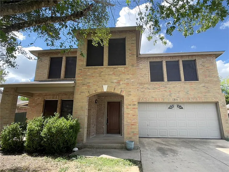 713 Catumet Dr — Photo 9