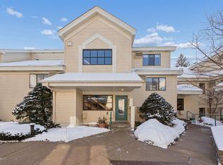 7606 York Ave S APT 7208, Edina, MN 55435