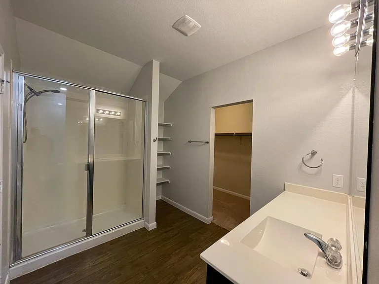 136 Voss — Photo 25