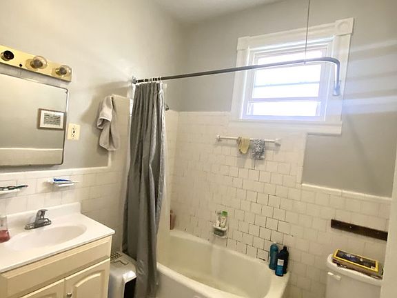 4th image of 3043 Saint Paul St APT C