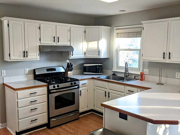 2nd image of 1484 Spencer Ave