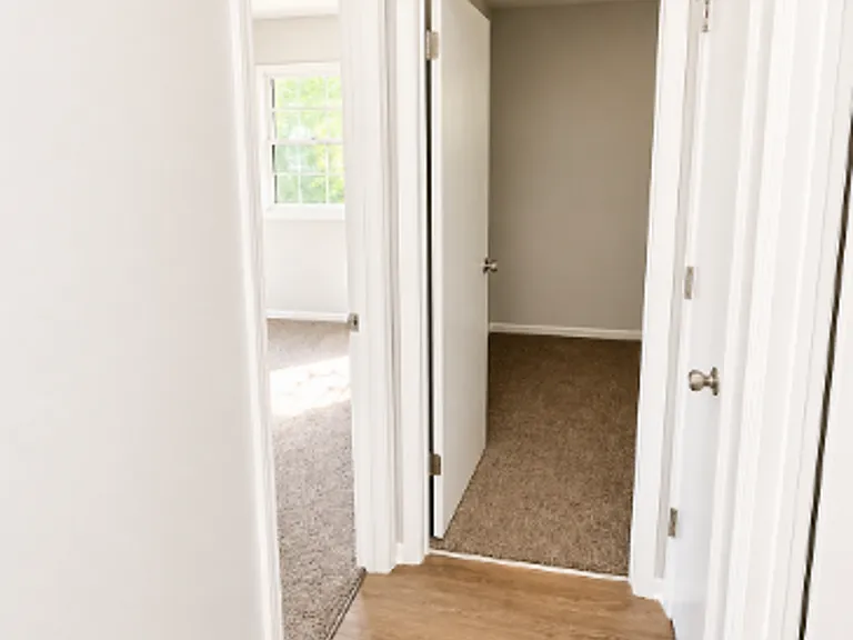 4200 Knob Hill Dr — Photo 6
