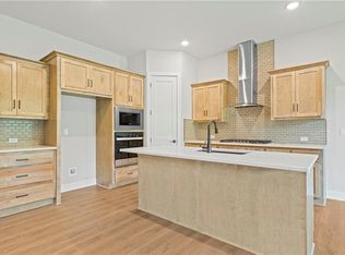 1565 Grayhawk Dr, Basehor, KS 66007