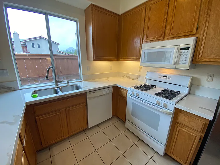 3507 Lake Park Ave — Photo 10