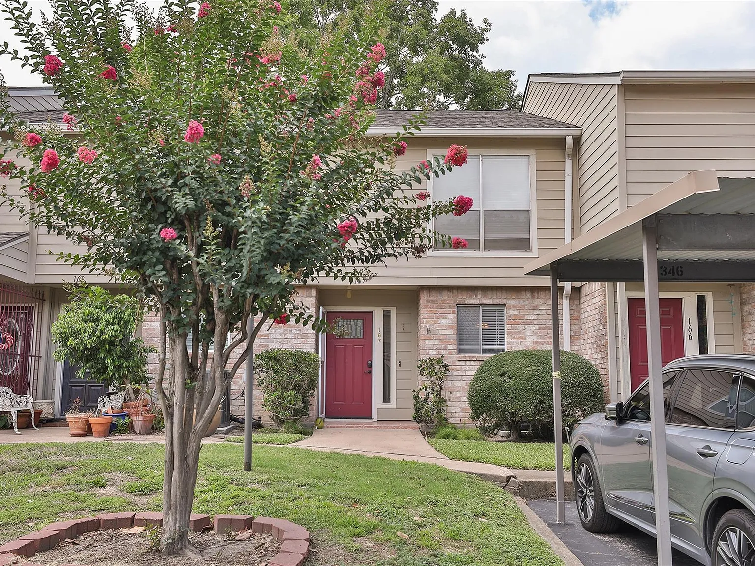 2 bed, 2.5 bath, 1460 sqft, $1,700 — Photo 3