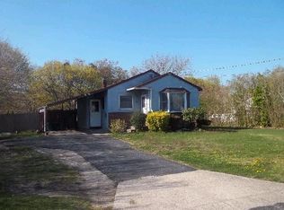 96 Brentwood St, Bay Shore, NY 11706