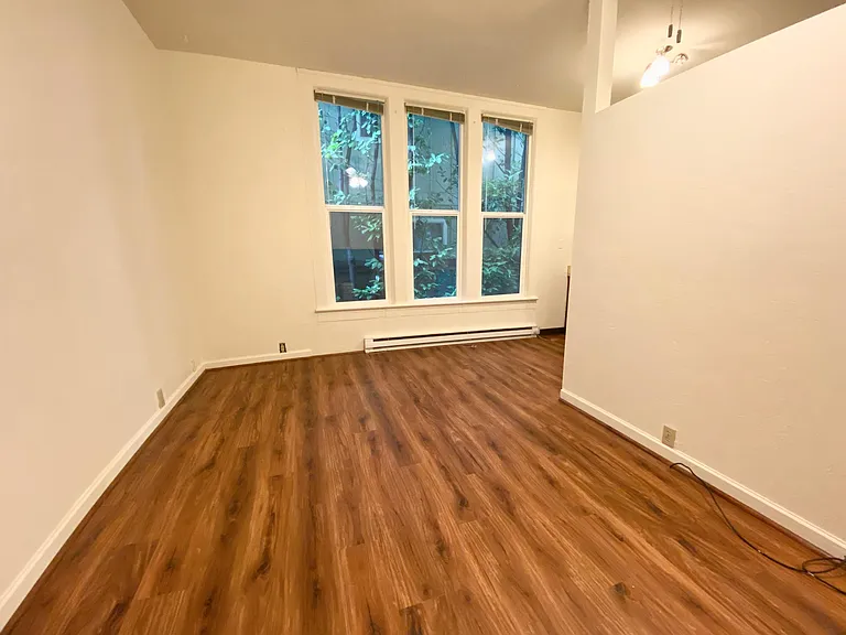446 E 12th Ave #1 — Photo 4