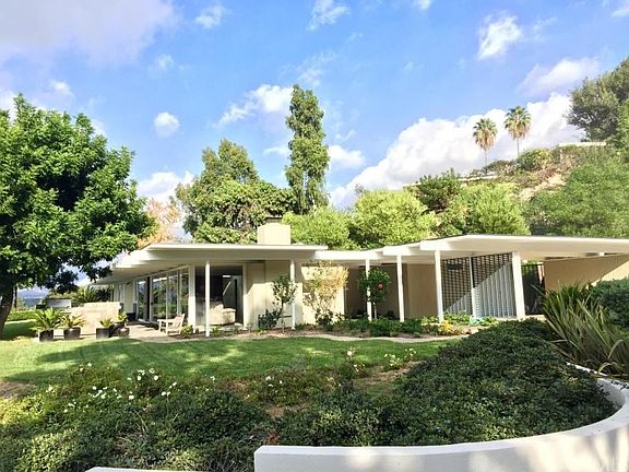 2nd image of 1025 S Spring Meadow Dr