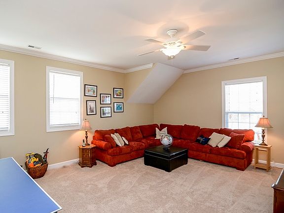 Large bonus room