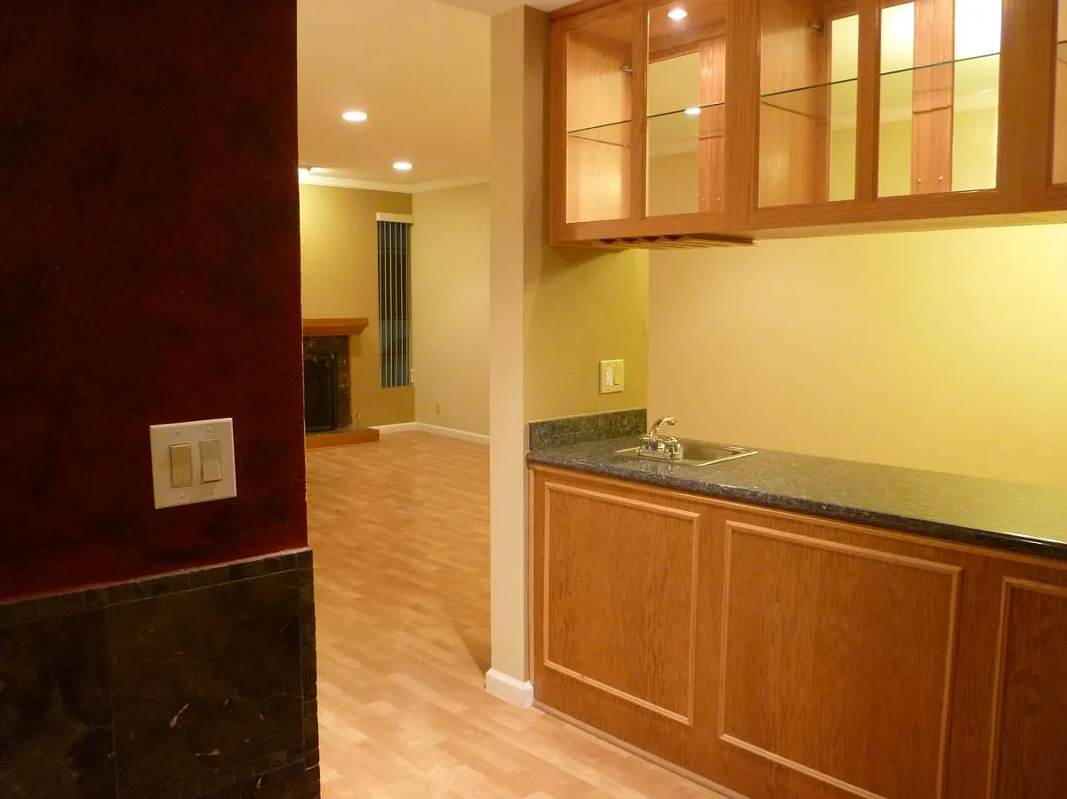2 bed, 2.5 bath, 1564 sqft, $3,800 — Photo 3