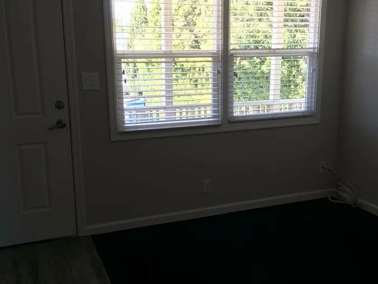 370 N Fair Oaks Ave — Photo 5