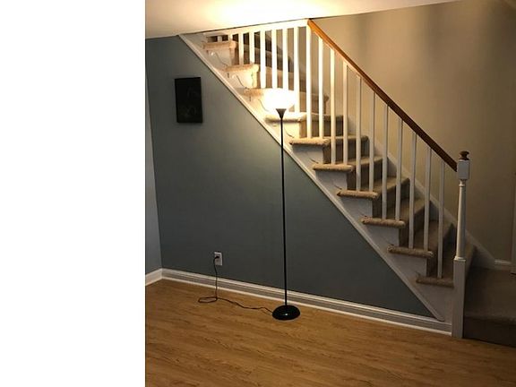 4th image of 5904 Newtown Ave