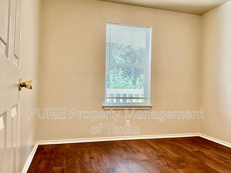 615 Losoya Ct — Photo 17