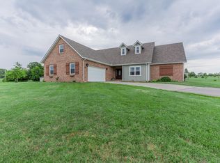 53 Village Dr, Marshfield, MO 65706