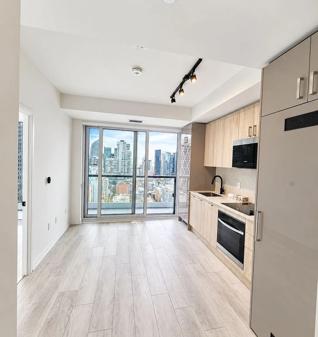 1 bed, $2,450 — Photo 3