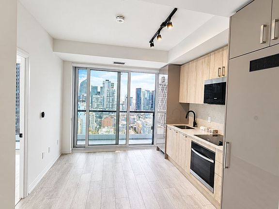 3rd image of 280 Dundas St SW #2906