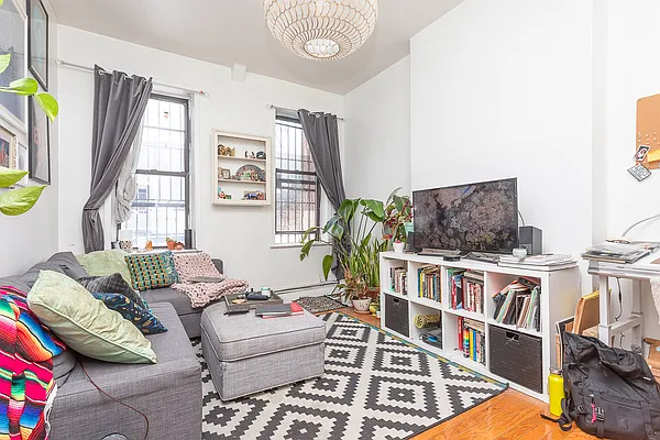 Rented by MySpaceNYC | media 9