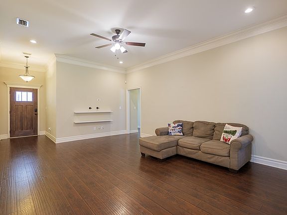 4th image of 4063 Glen Laurel Dr E