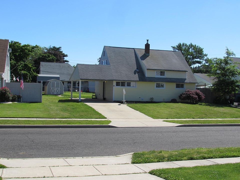 1st image of 8 Narcissus Ln